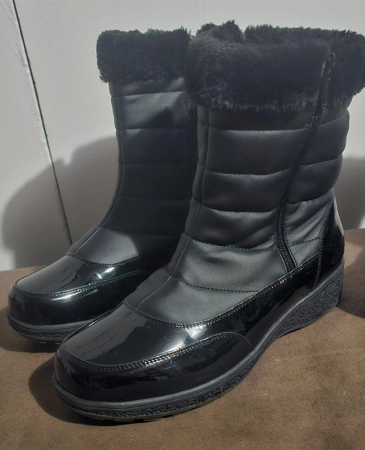 Black Winter Boots with Fur Trim