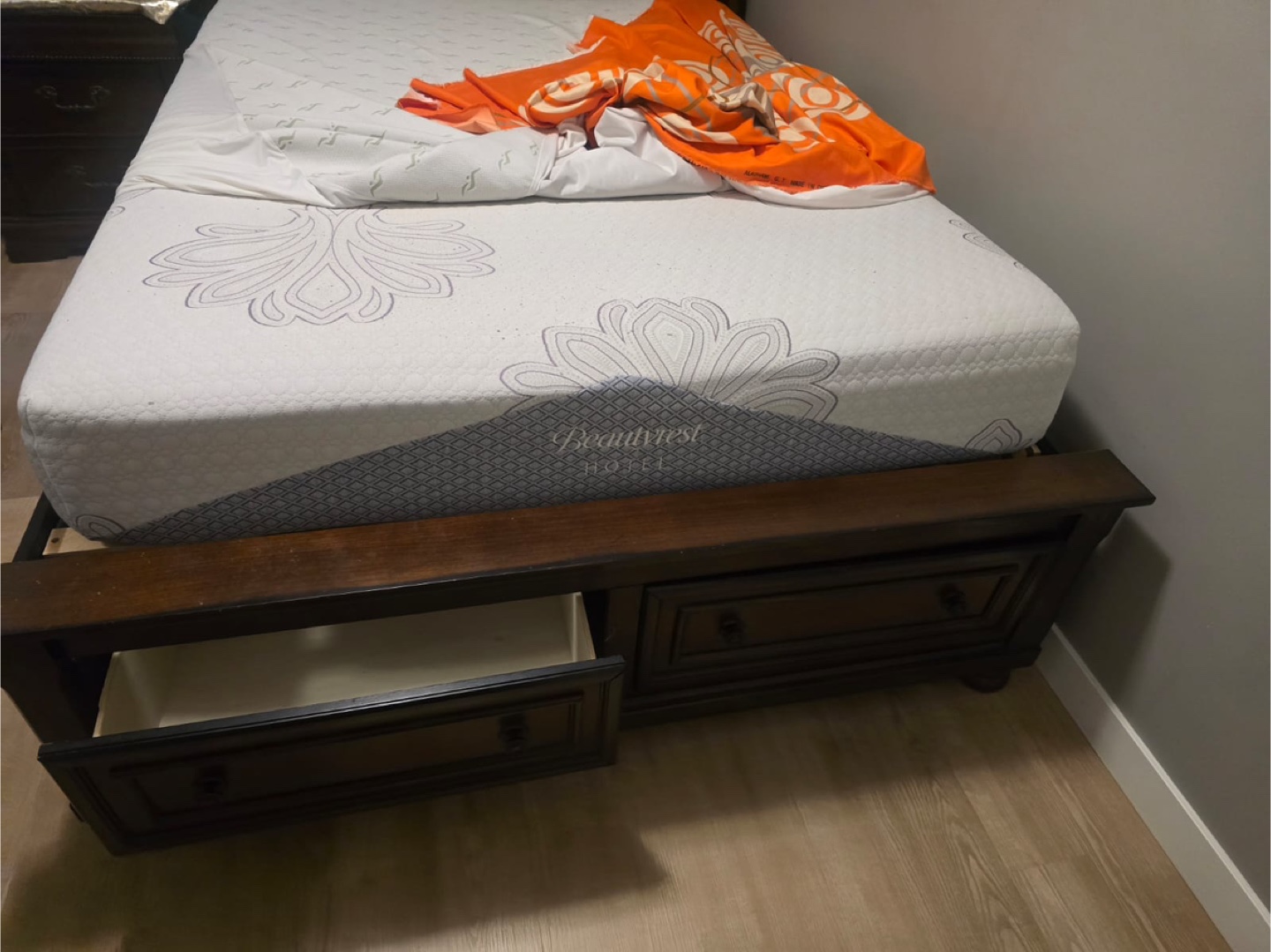 Beautyrest Hotel Bed Frame with Drawers - photo 2