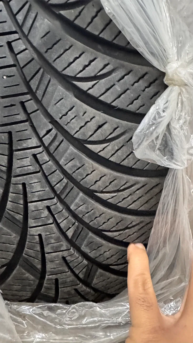 Goodyear Ultra Grip Ice WRT 245/50R20 Tire image indicator(6)