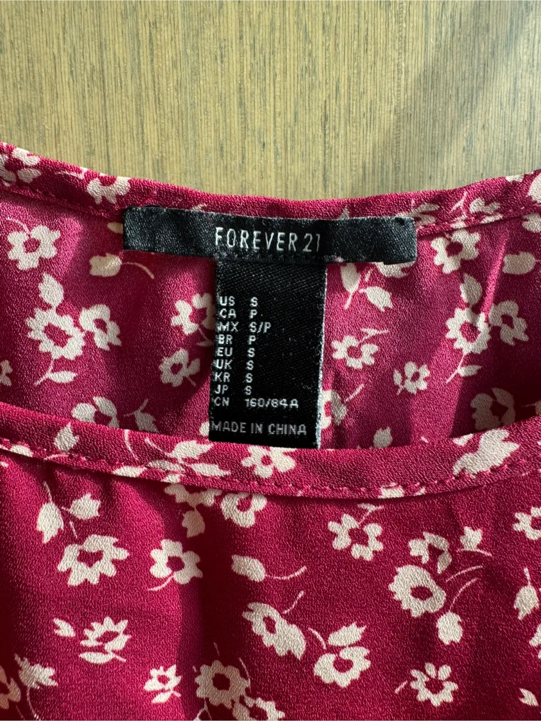 Forever 21 Floral Red Crop Top - Size S image indicator(2)