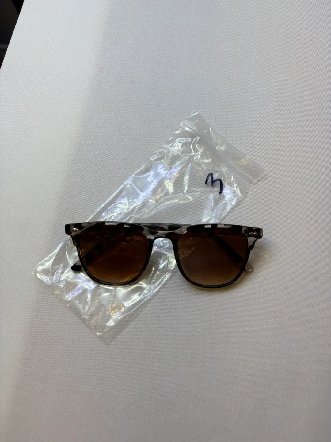 Meet Glasses Brown Tortoiseshell Sunglasses Gradient Lenses (3) image indicator(7)