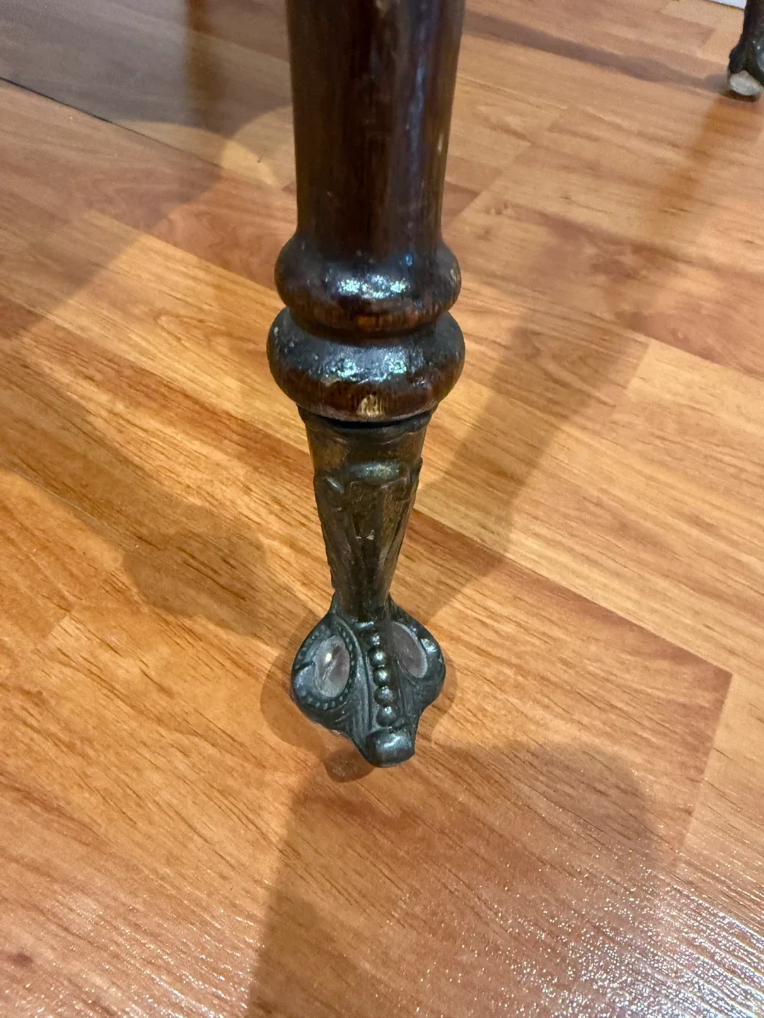 Antique side Table with Claw Feet image indicator(3)