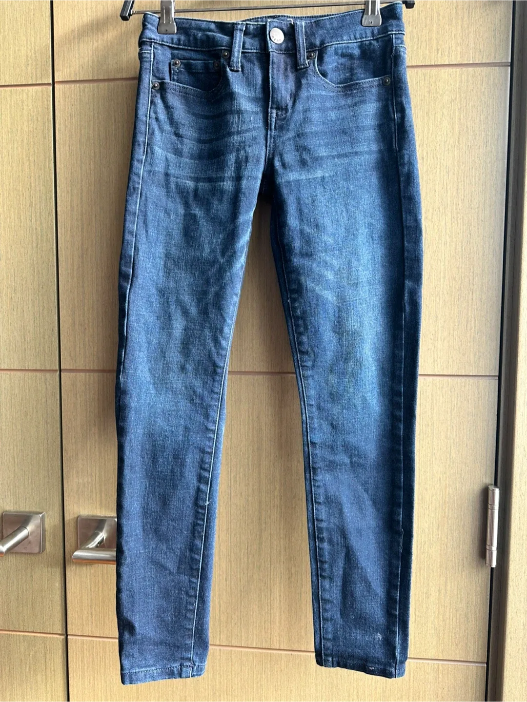 AERO Low Rise Dark Wash Jeans - Size 0 Short