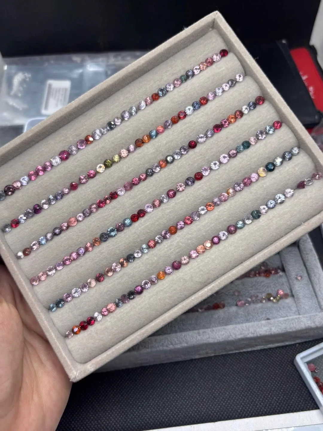 Natural Spinel, Round Cut (Burma) 0.37 Carats, 197 units. image indicator(2)