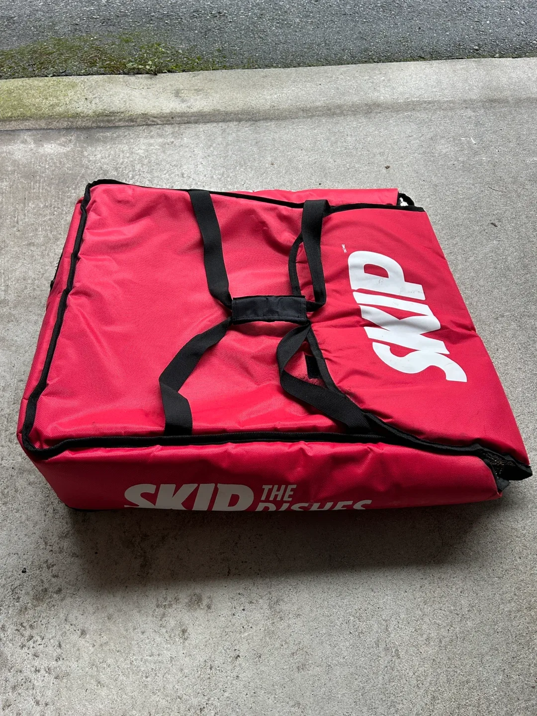 Moving Sale- Skip The Dishes Pizza Delivery Bag image indicator(2)