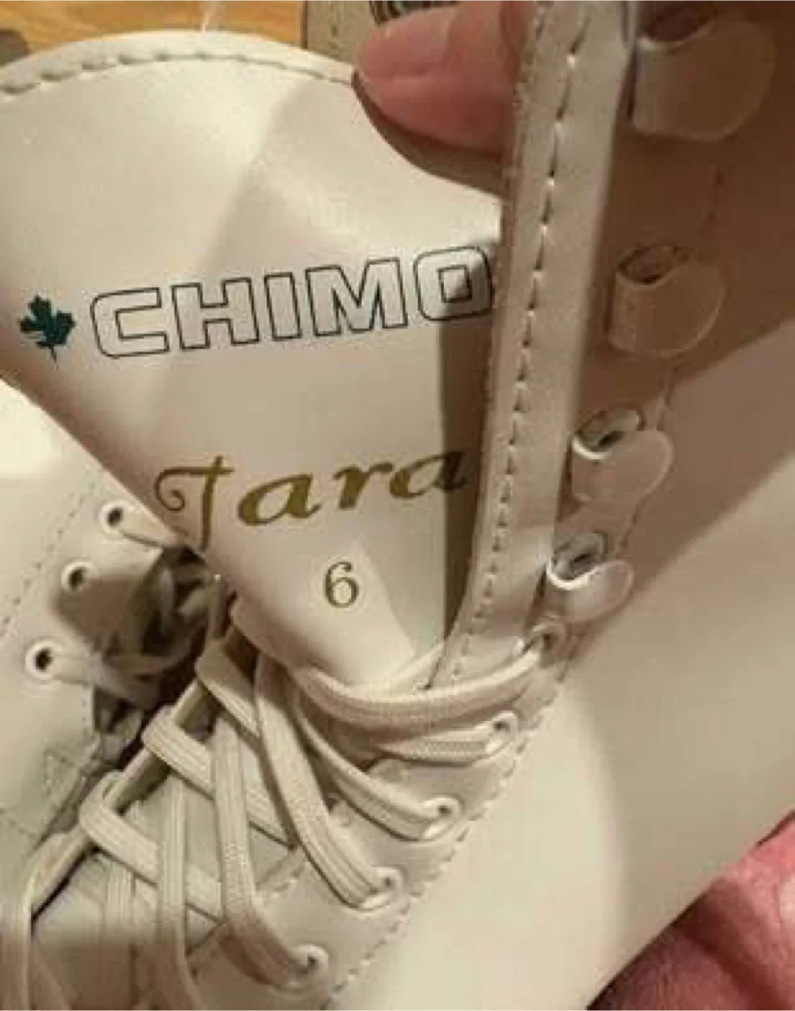 Chimo Tara ice skates (Size 6) (In good condition) image indicator(2)