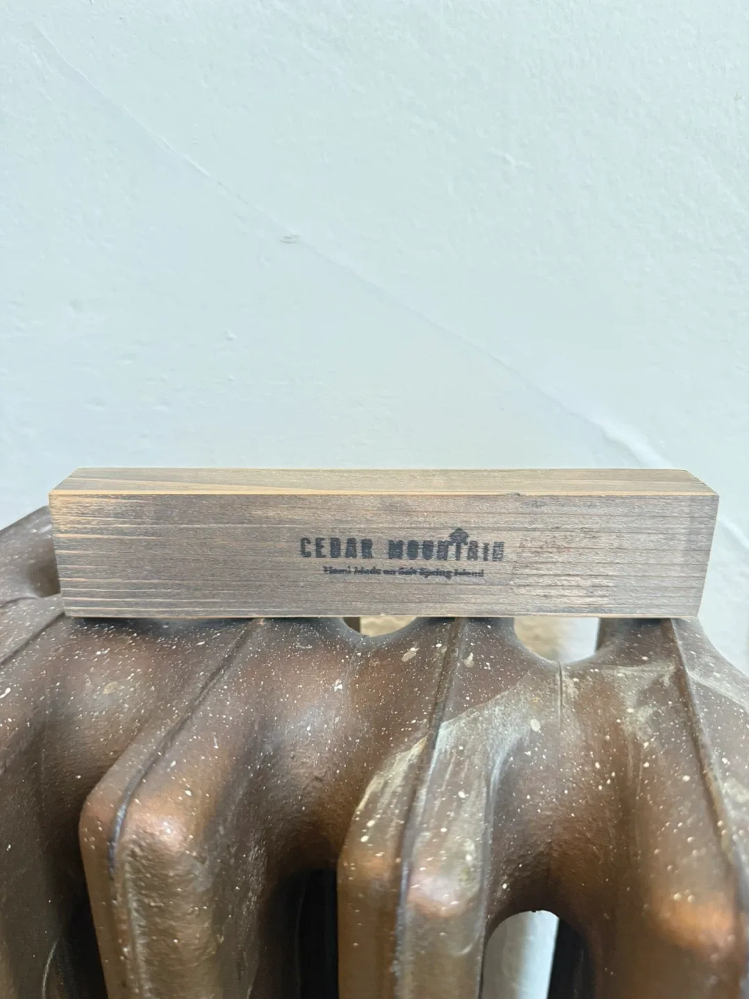 Cedar Mountain Sign - Cocktails image indicator(4)