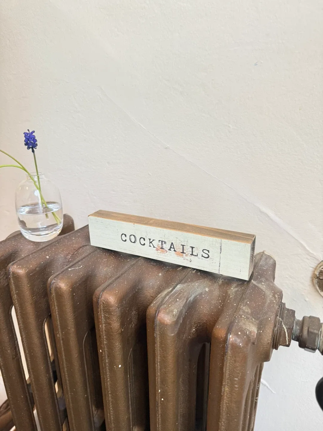 Cedar Mountain Sign - Cocktails image indicator(3)