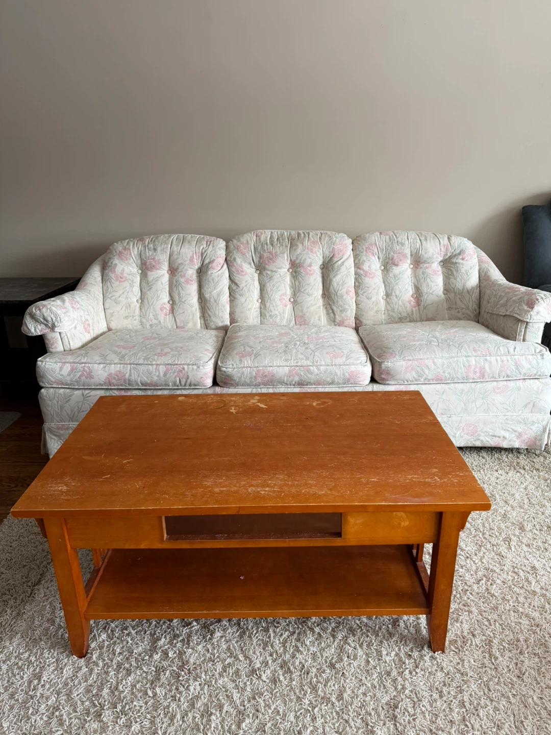 Floral Patterned 3-Seater Sofa with coffee table