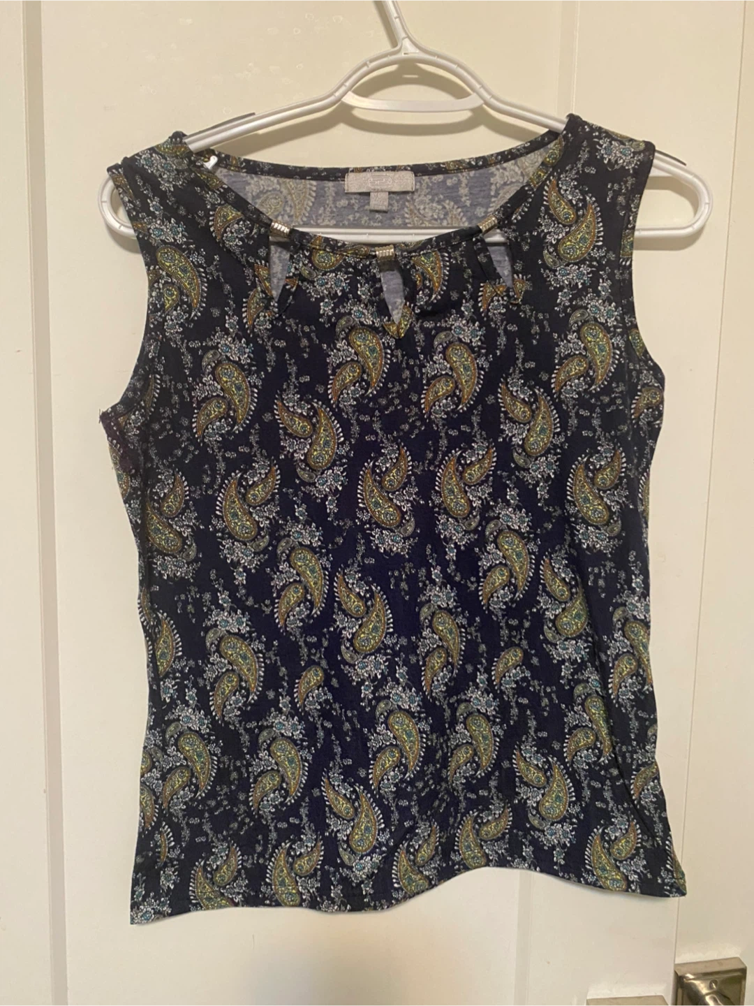 Assorted Women's Tops & Jeans - photo 2