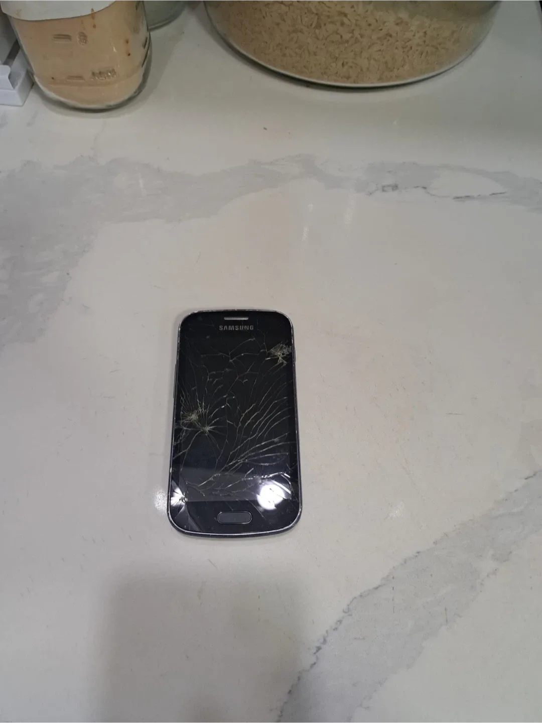 Samsung Galaxy Young - Cracked Screen