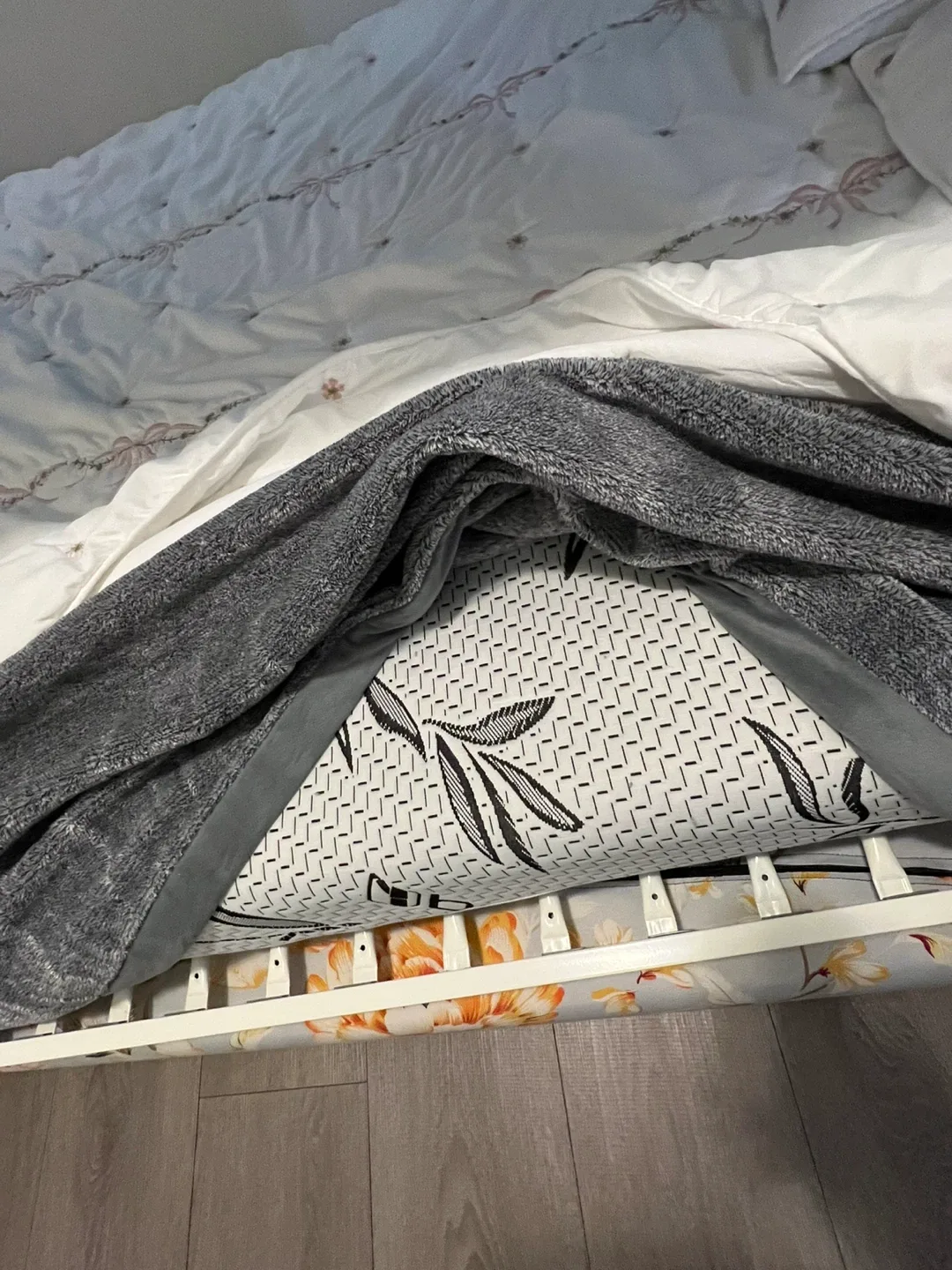 White Metal Bunk Bed Frame image indicator(3)