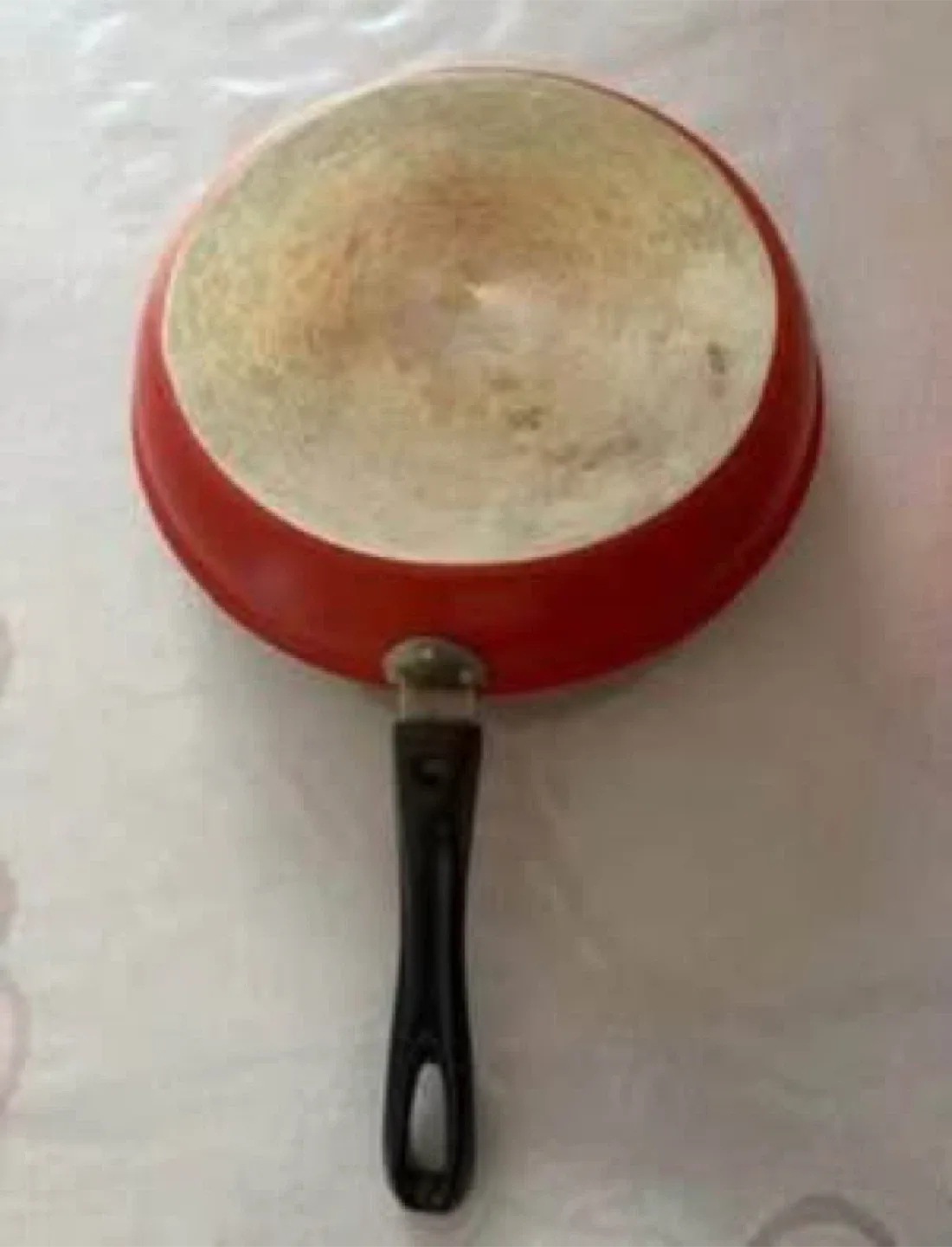 Small and big frying pan (Okay condition) (Both for FREE) image indicator(3)
