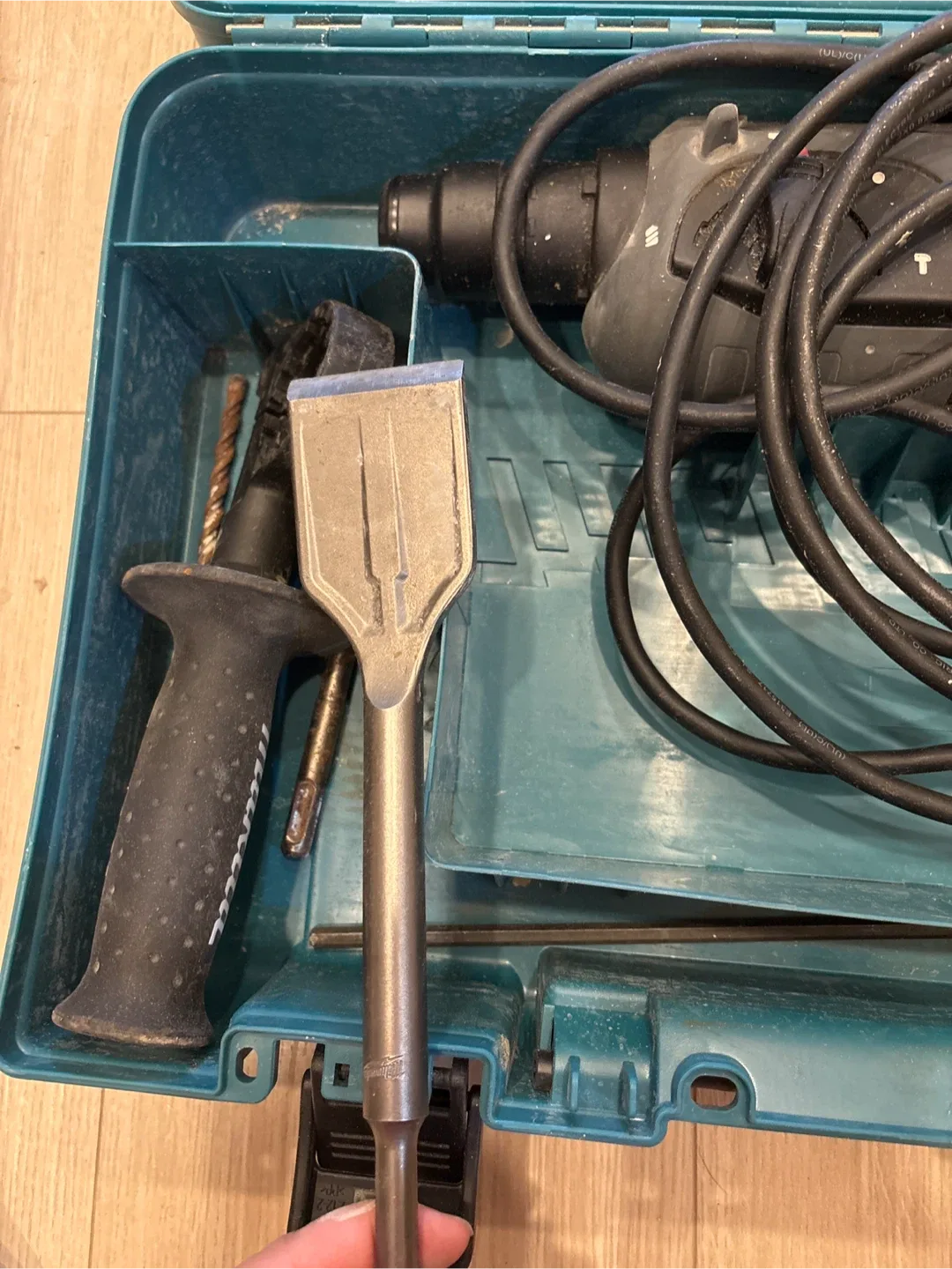 Makita Rotary Hammer HR2470 with Case image indicator(3)