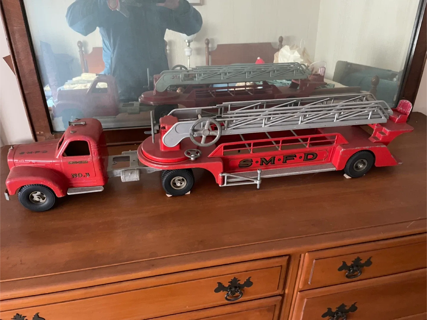 Vintage Smith-Miller Toy Firetruck image indicator(2)