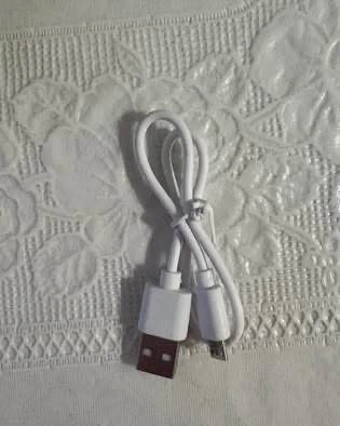 Bluetooth rechargeable LED hat (Never used) image indicator(5)