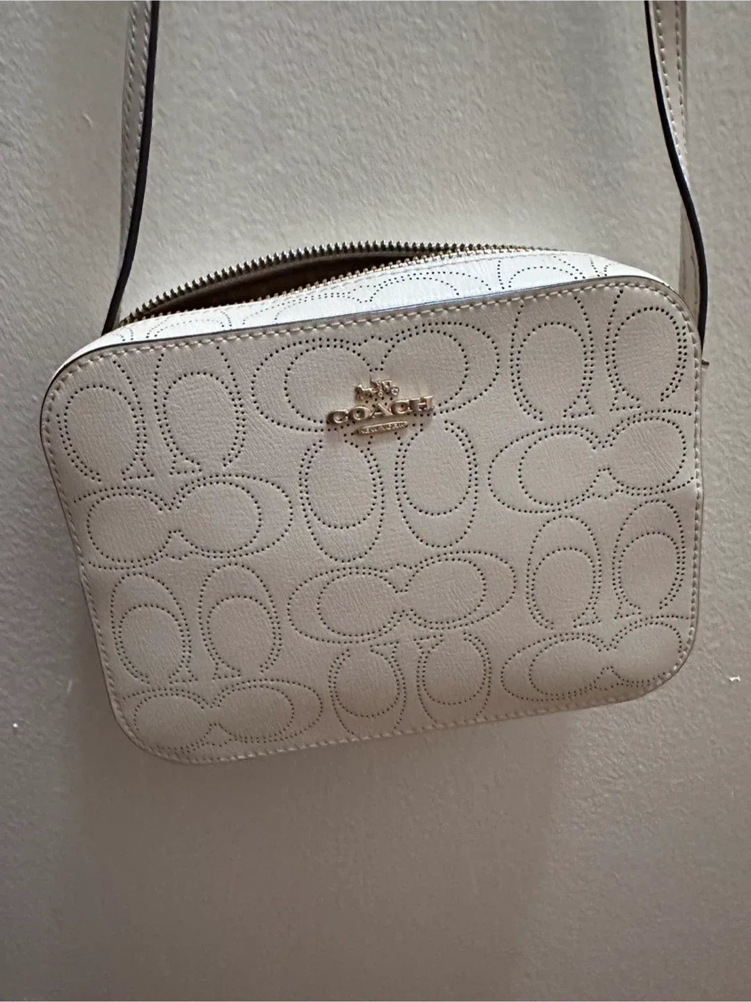 Coach White Leather Crossbody Bag image indicator(2)