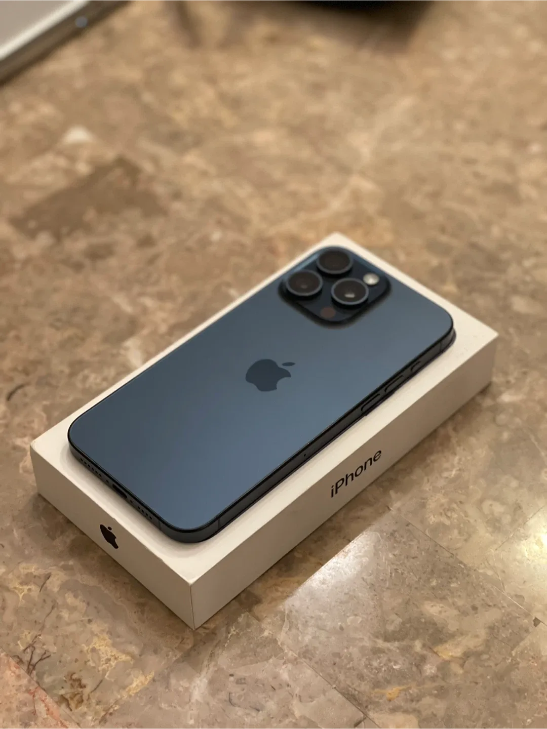 iPhone 15 Pro Max - Blue image indicator(5)