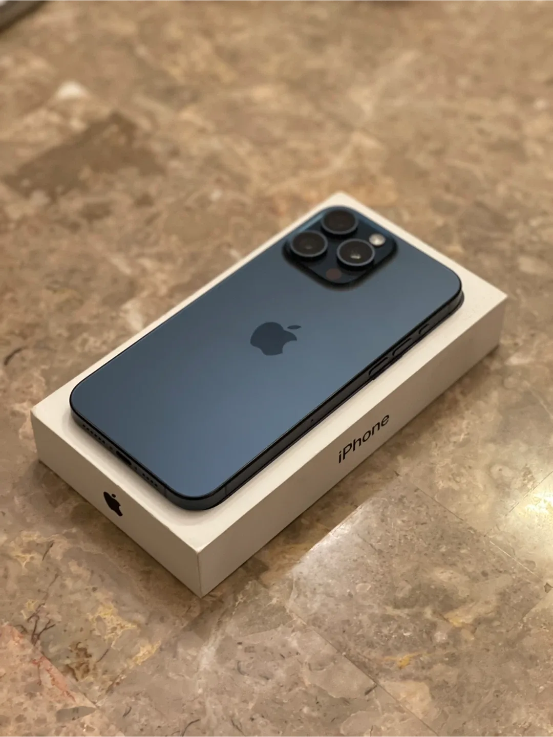 iPhone 15 Pro Max - Blue