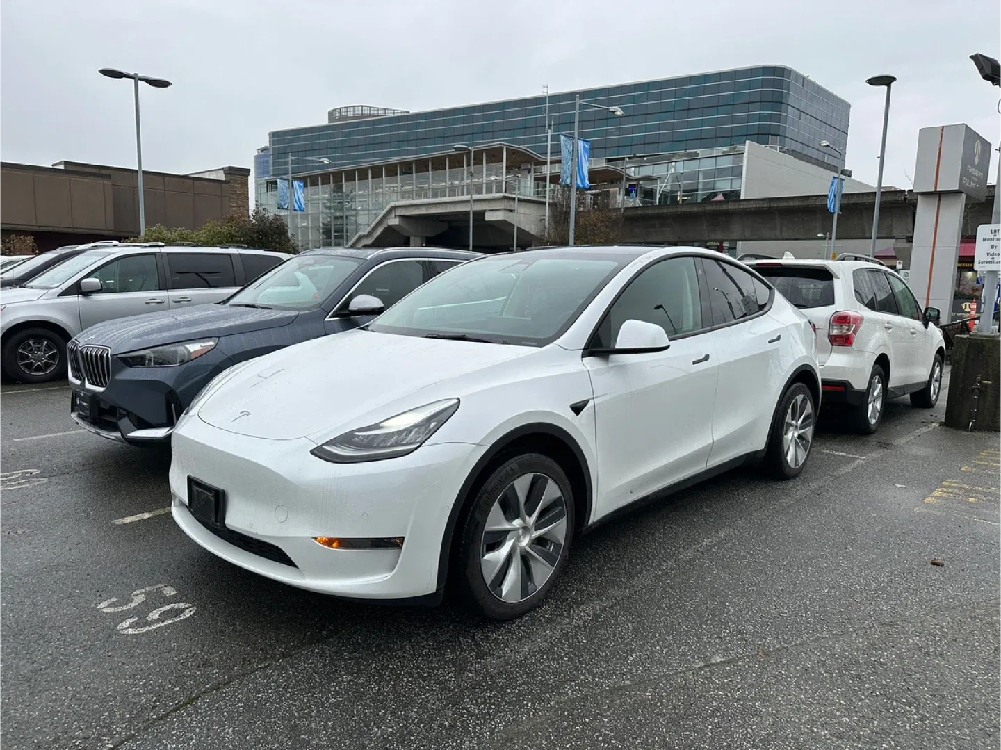 2022 Tesla Model Y  Long Range