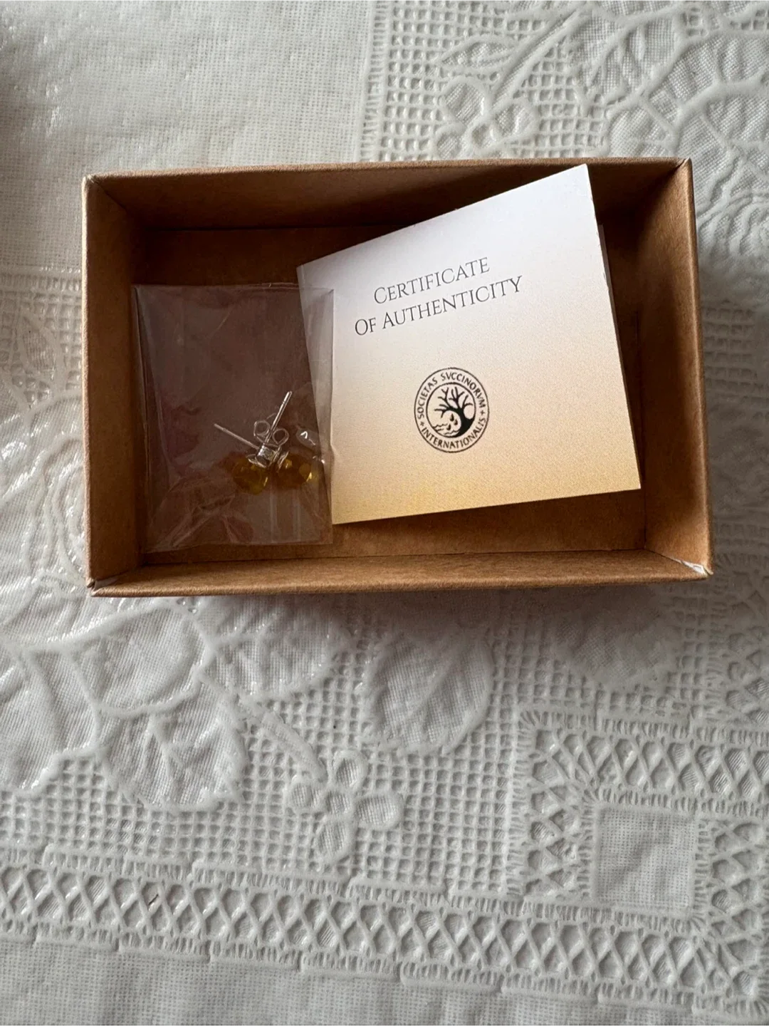 Amber earrings (New) (Authentic)(Giving away for FREE) image indicator(5)