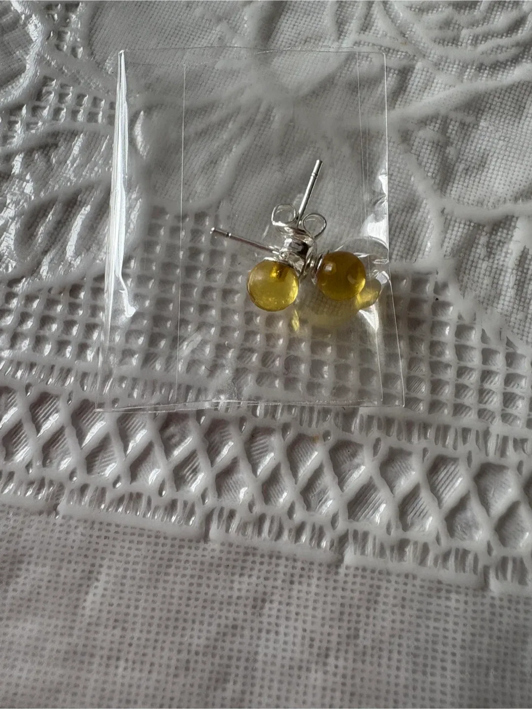 Amber earrings (New) (Authentic)(Giving away for FREE) image indicator(2)