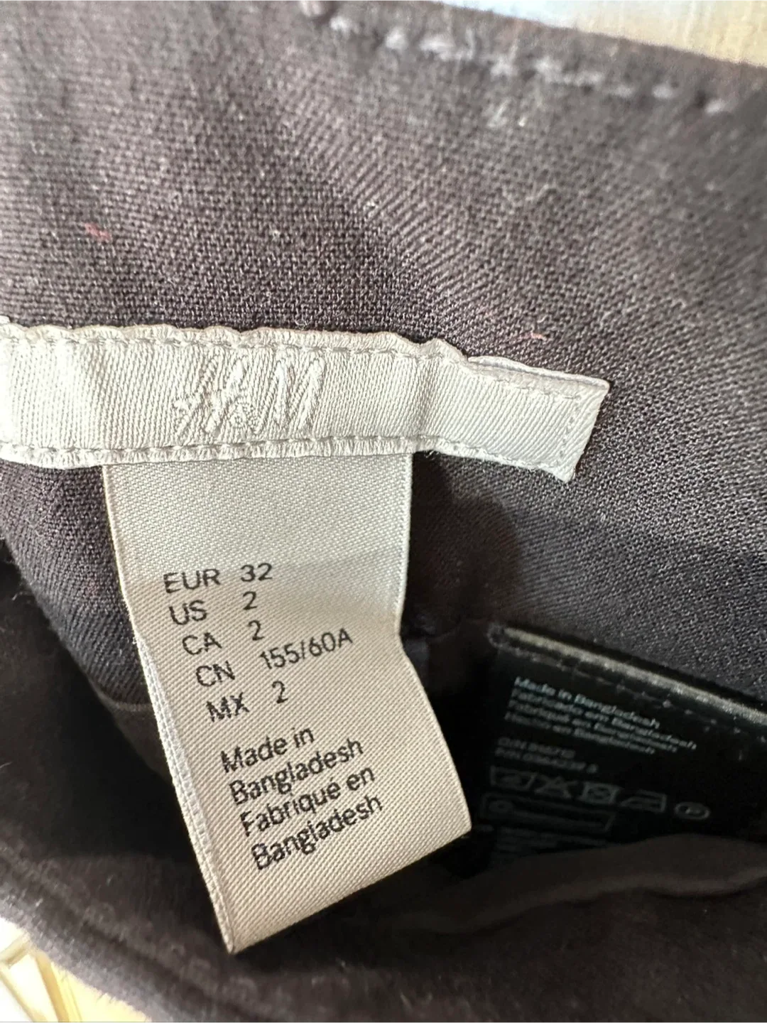 H&M Black Skirt Size US 2 image indicator(3)