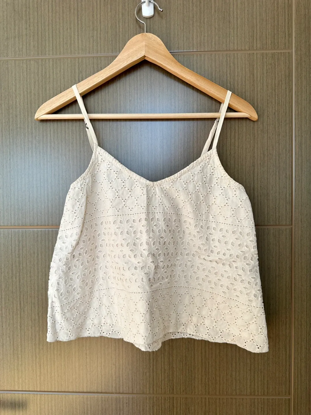 Hollister XS Eyelet Tank Top - Cream