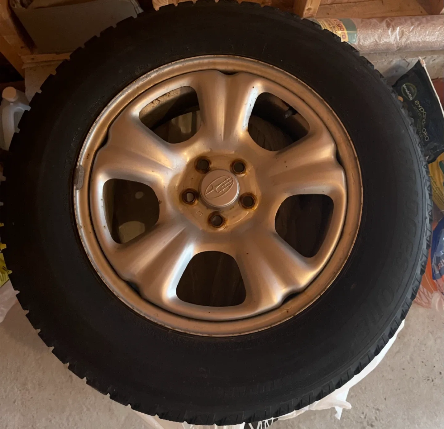 Subaru 215/65R16 winter Tires image indicator(4)