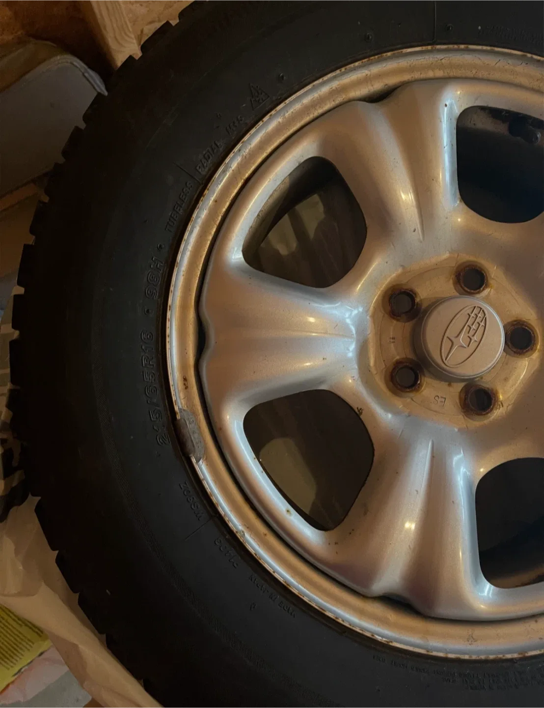 Subaru 215/65R16 winter Tires image indicator(5)