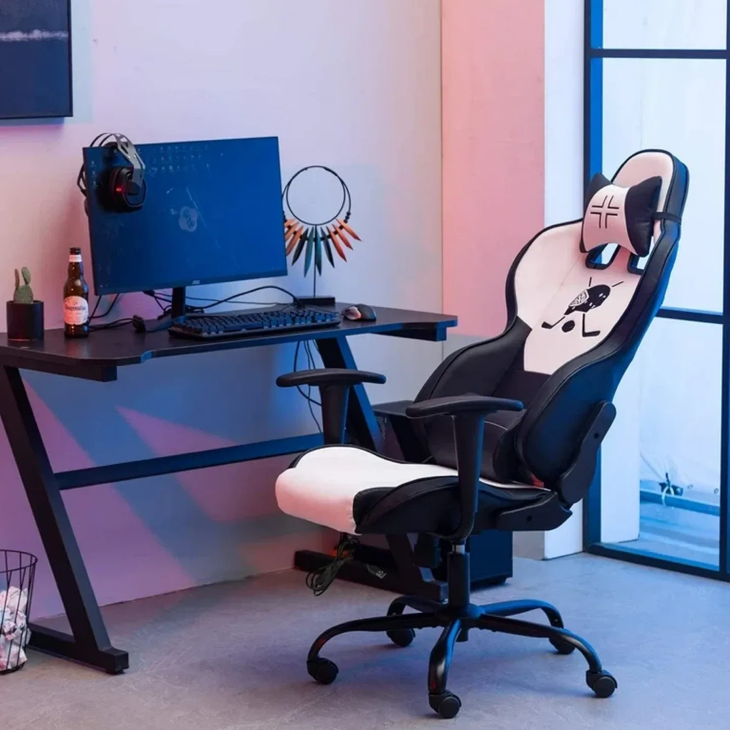 Black & White Gaming Chair