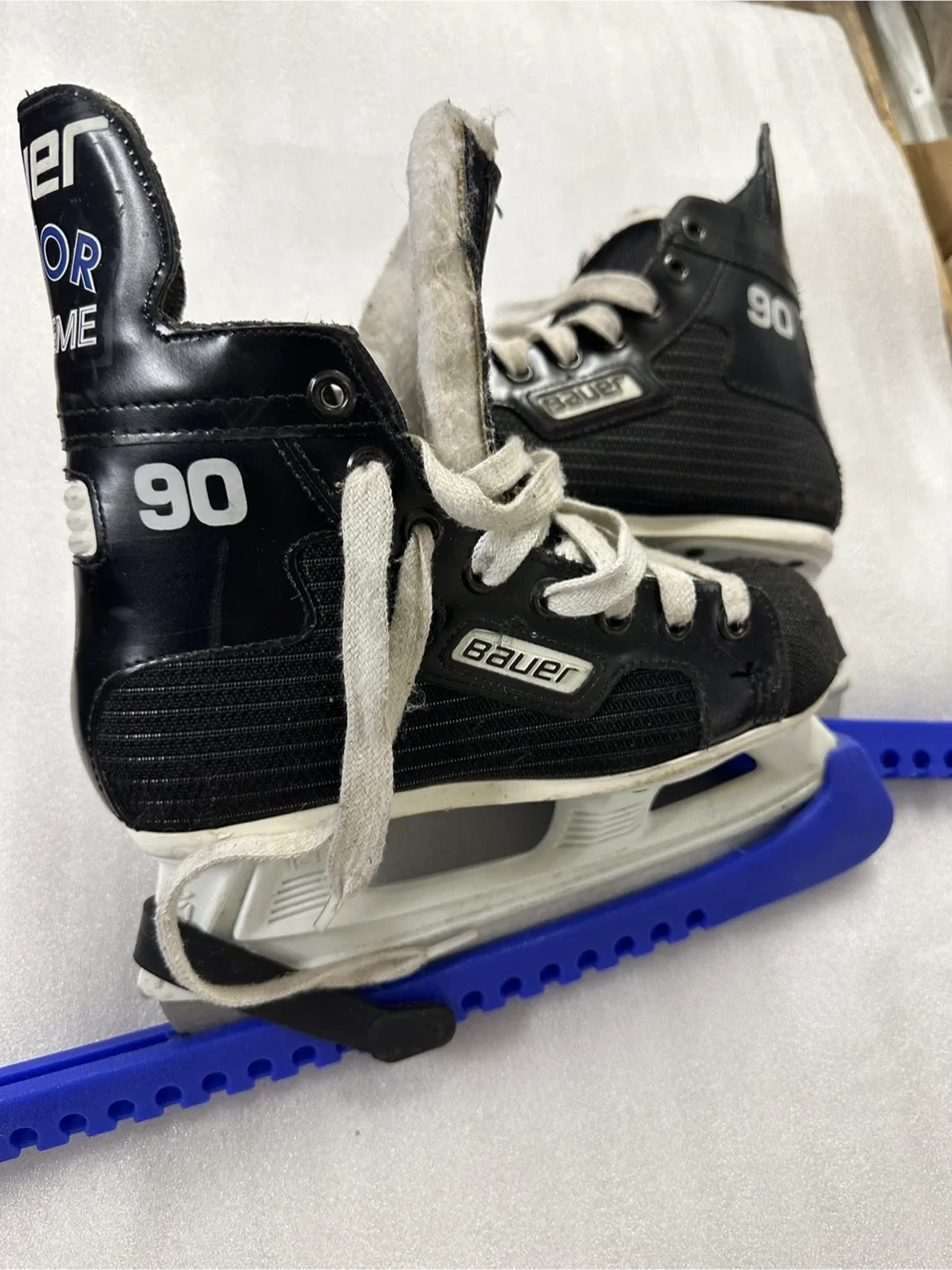 Bauer Junior Supreme Skates