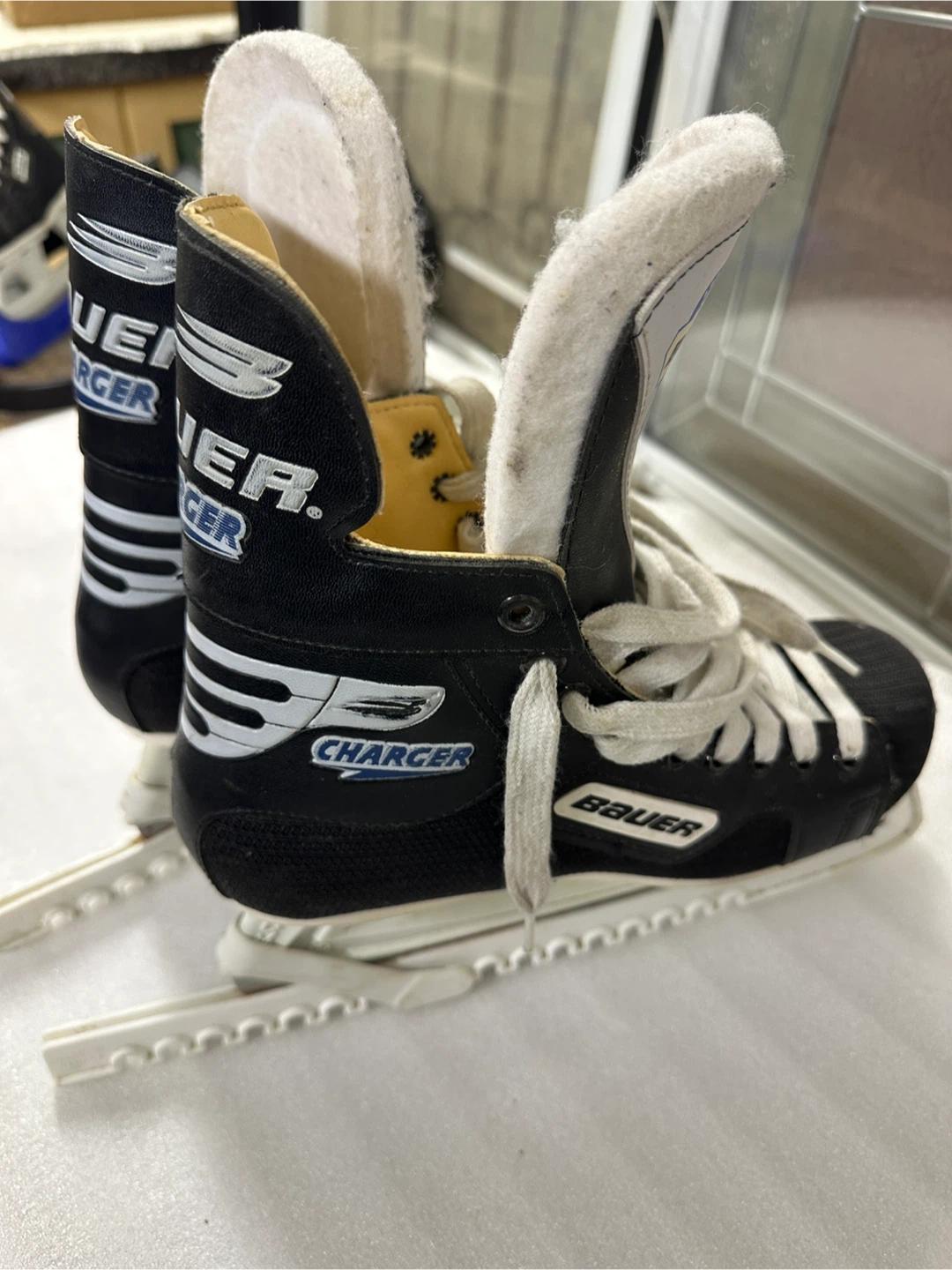Bauer Charger Ice Skates - Size 6 - photo 3