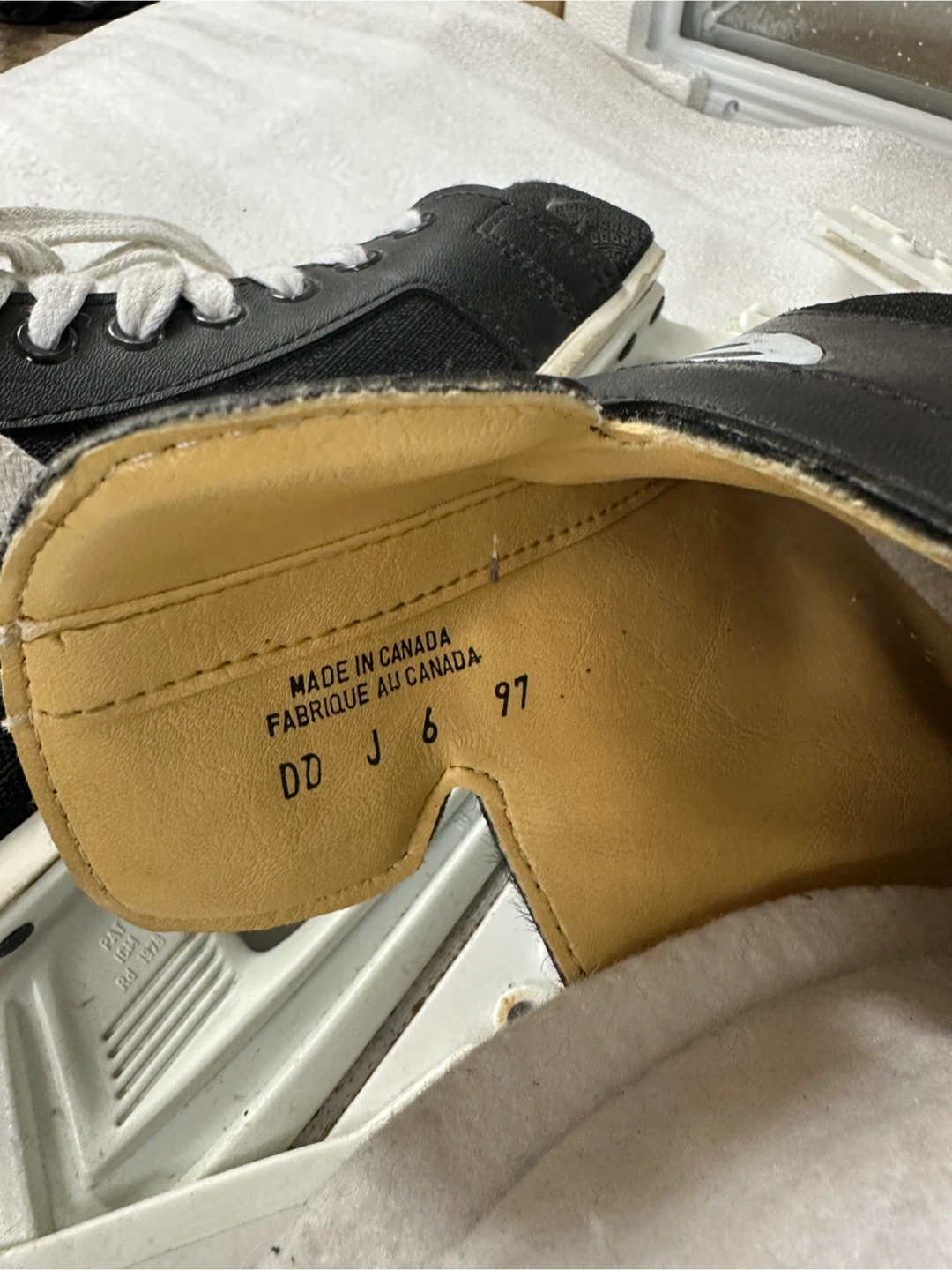 Bauer Charger Ice Skates - Size 6 - photo 4
