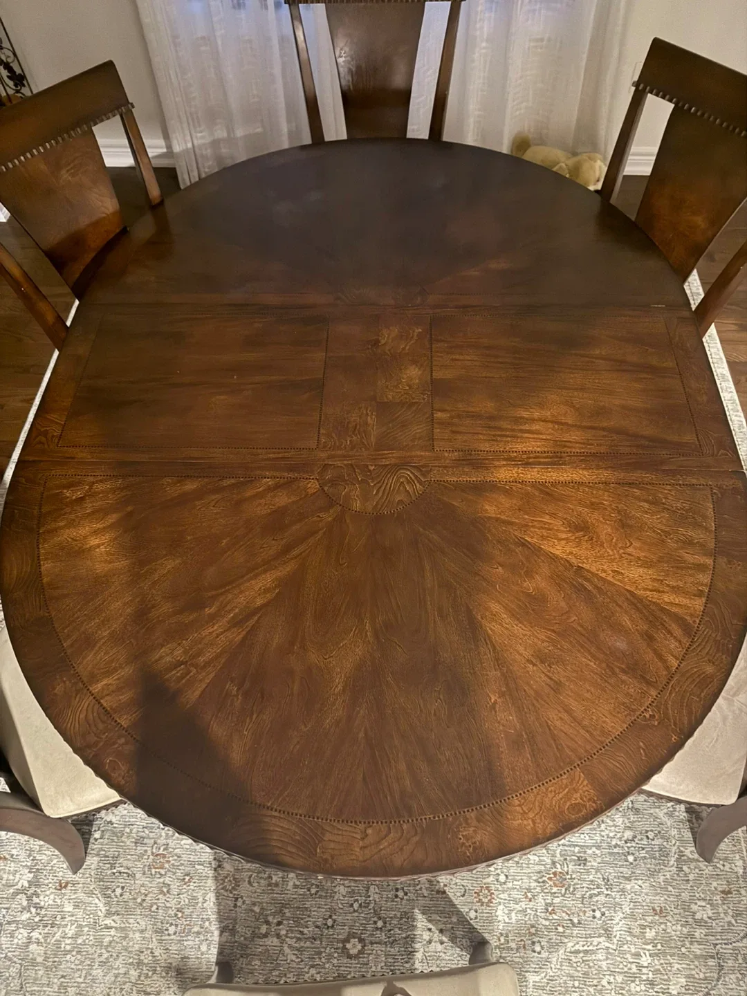 Round Extendable Wooden Dining Table with 6 Chairs image indicator(3)