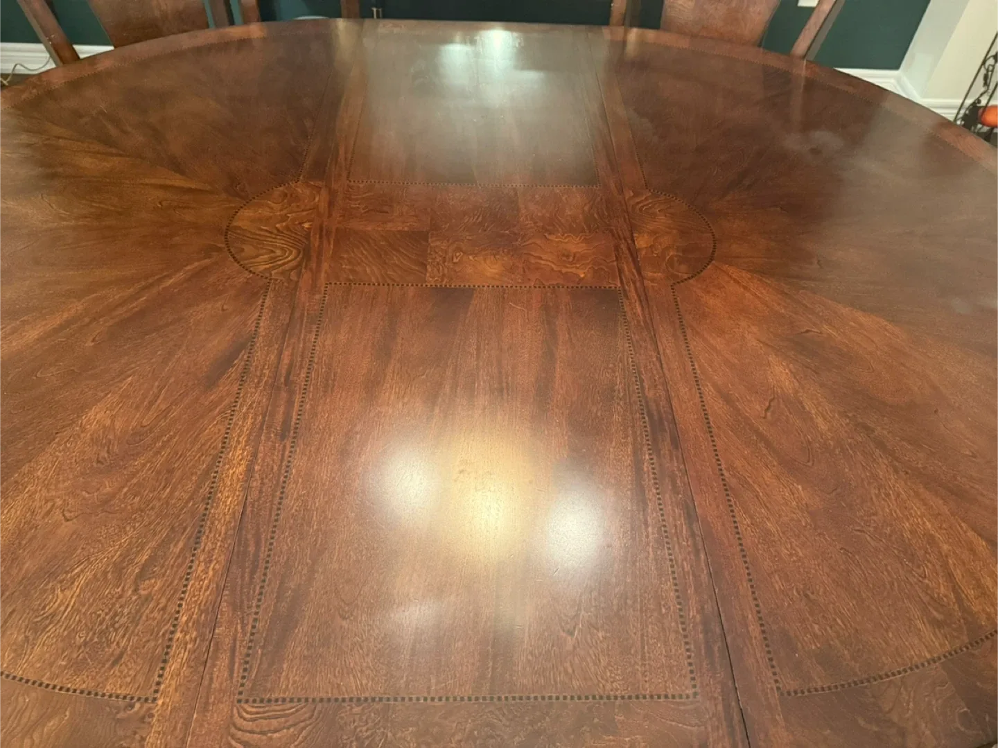 Round Extendable Wooden Dining Table with 6 Chairs image indicator(2)