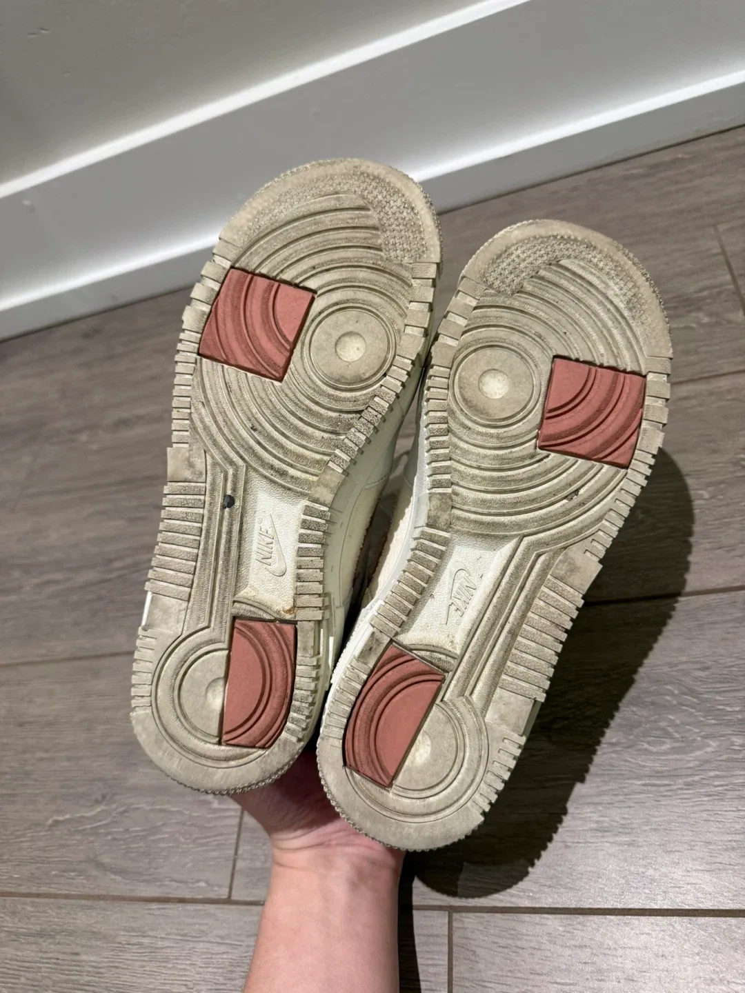 Nike Air Force 1 Pixel, US 8.5 image indicator(4)