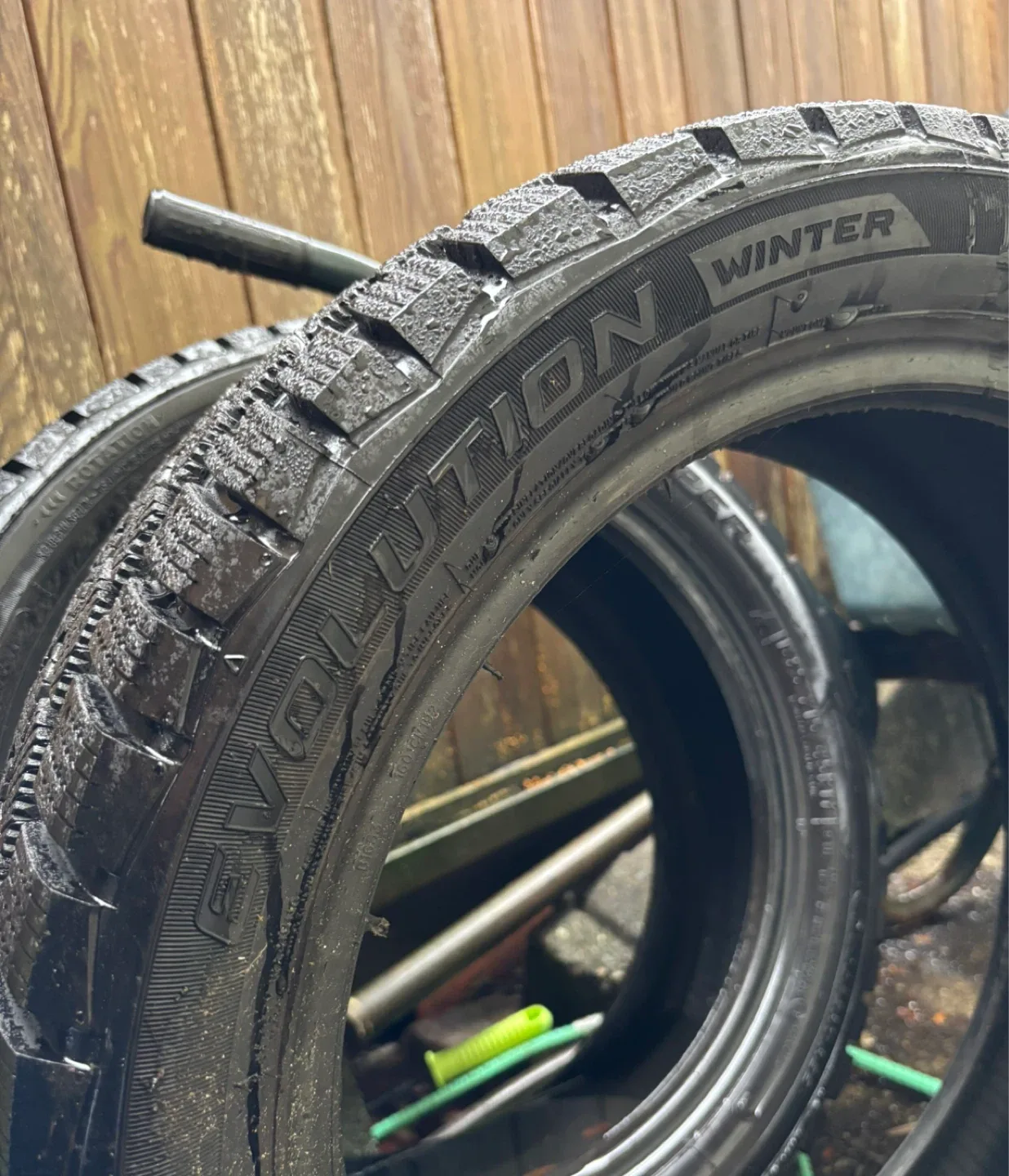 215/45R17 Winter Tires image indicator(3)