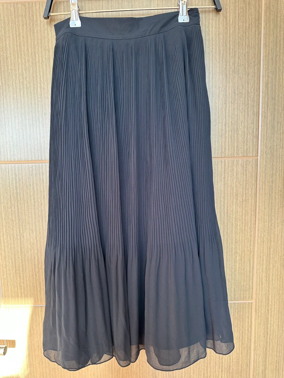F21 Black Pleated Knee Length Skirt - Size S