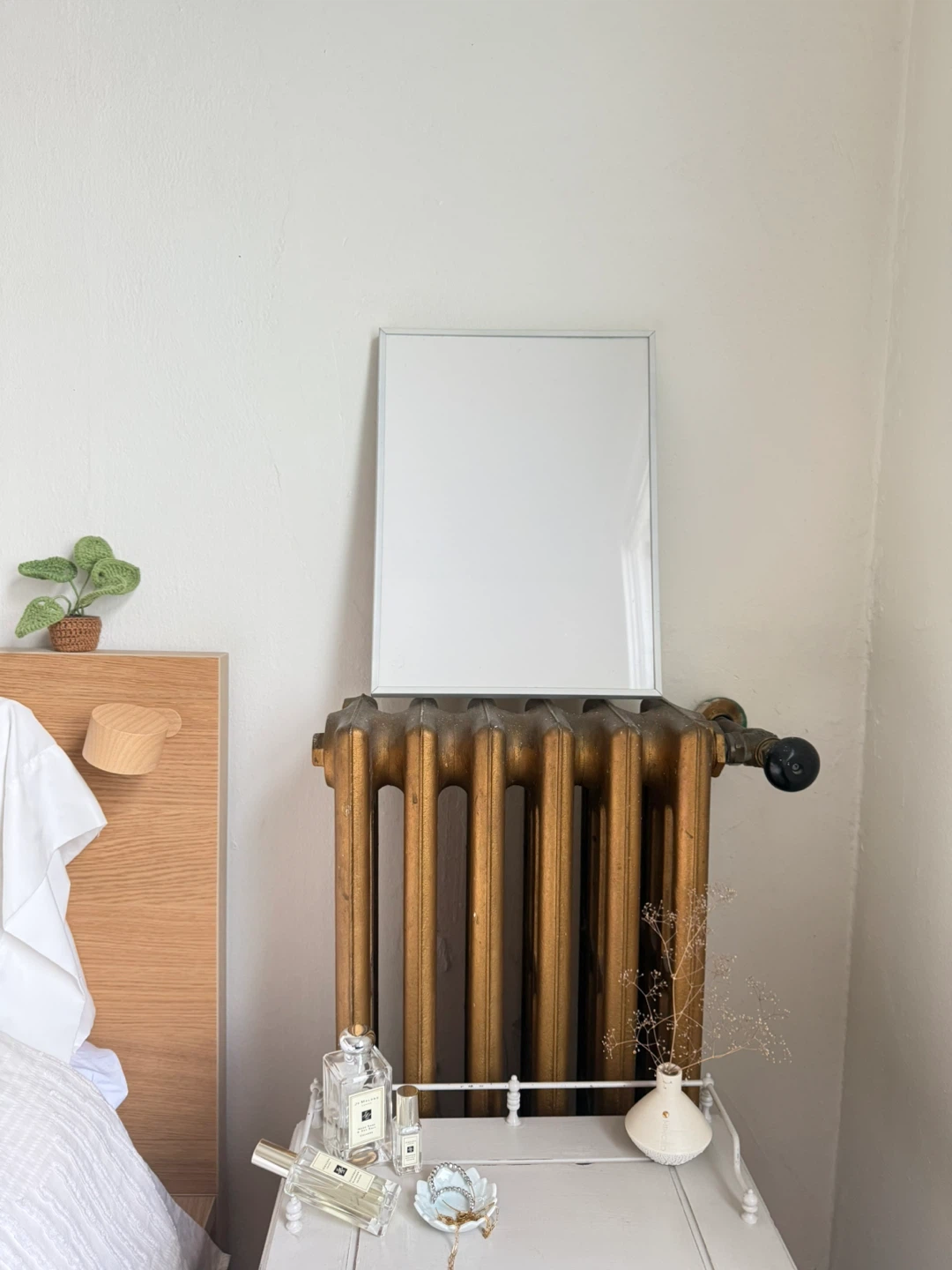 White Metal IKEA Frame - photo 3