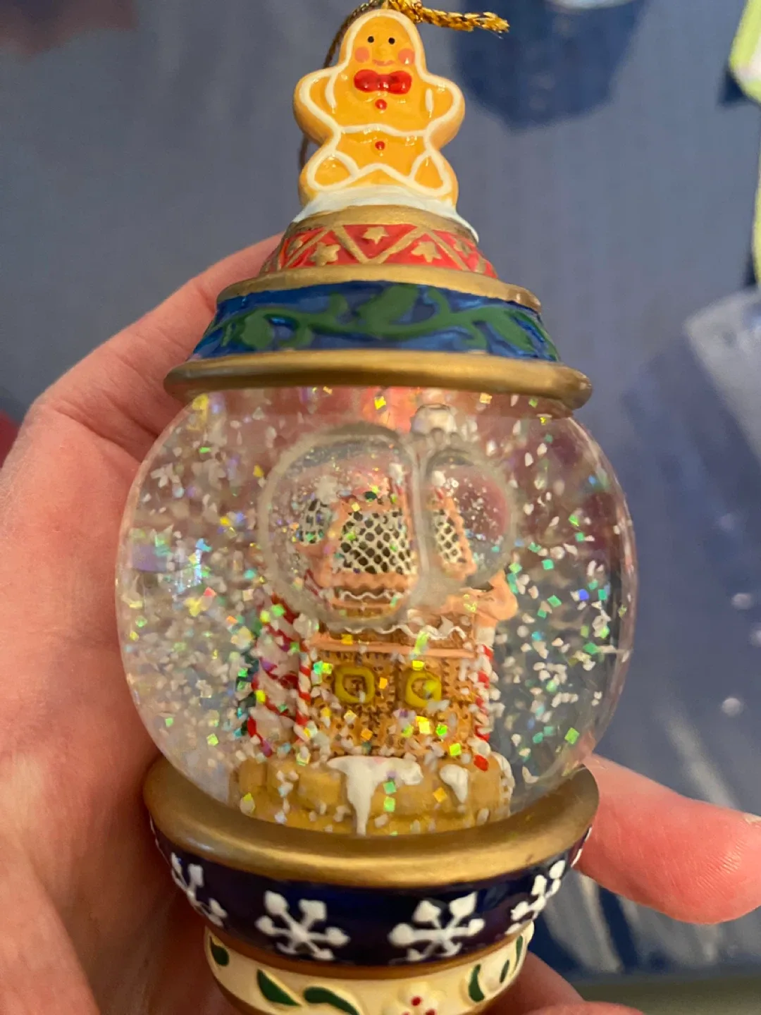 Kirkland Signature Gingerbread House Waterglobe Ornament image indicator(2)