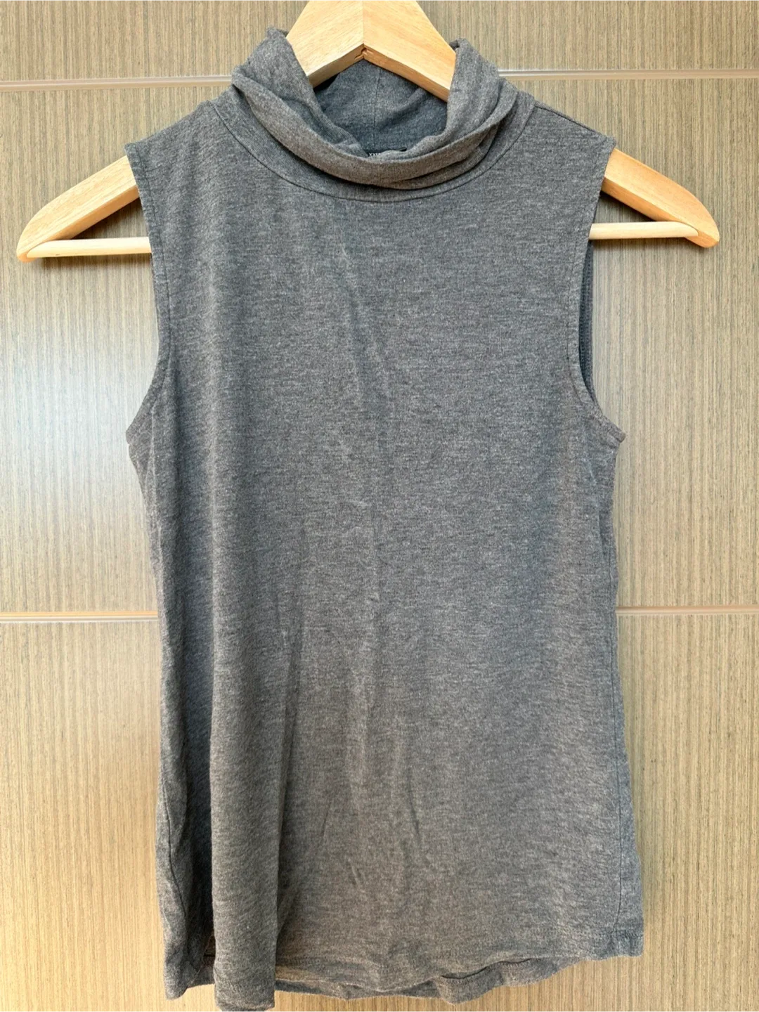 Ann Taylor XXSP Sleeveless Gray Top