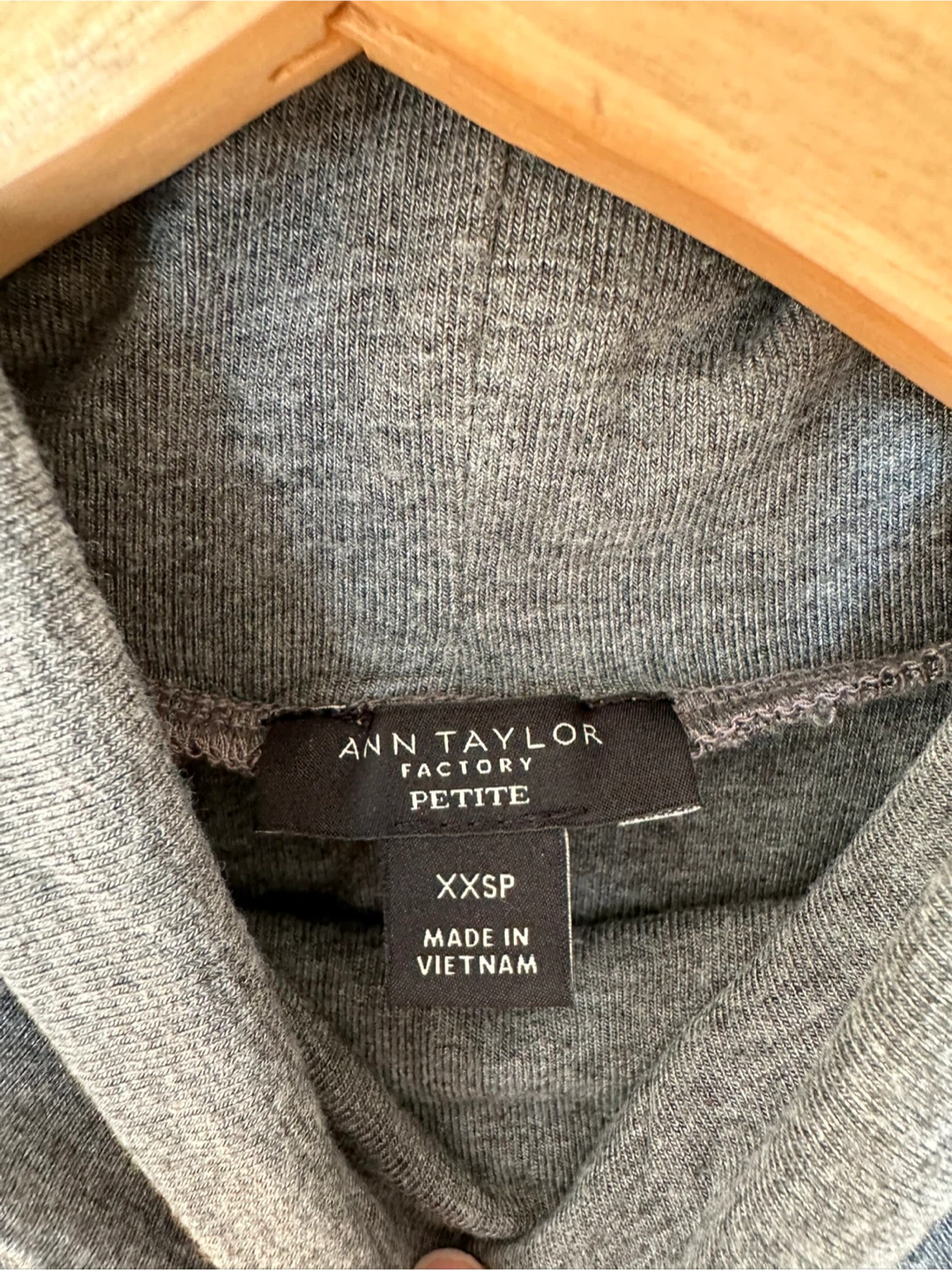 Ann Taylor XXSP Sleeveless Gray Top - photo 3