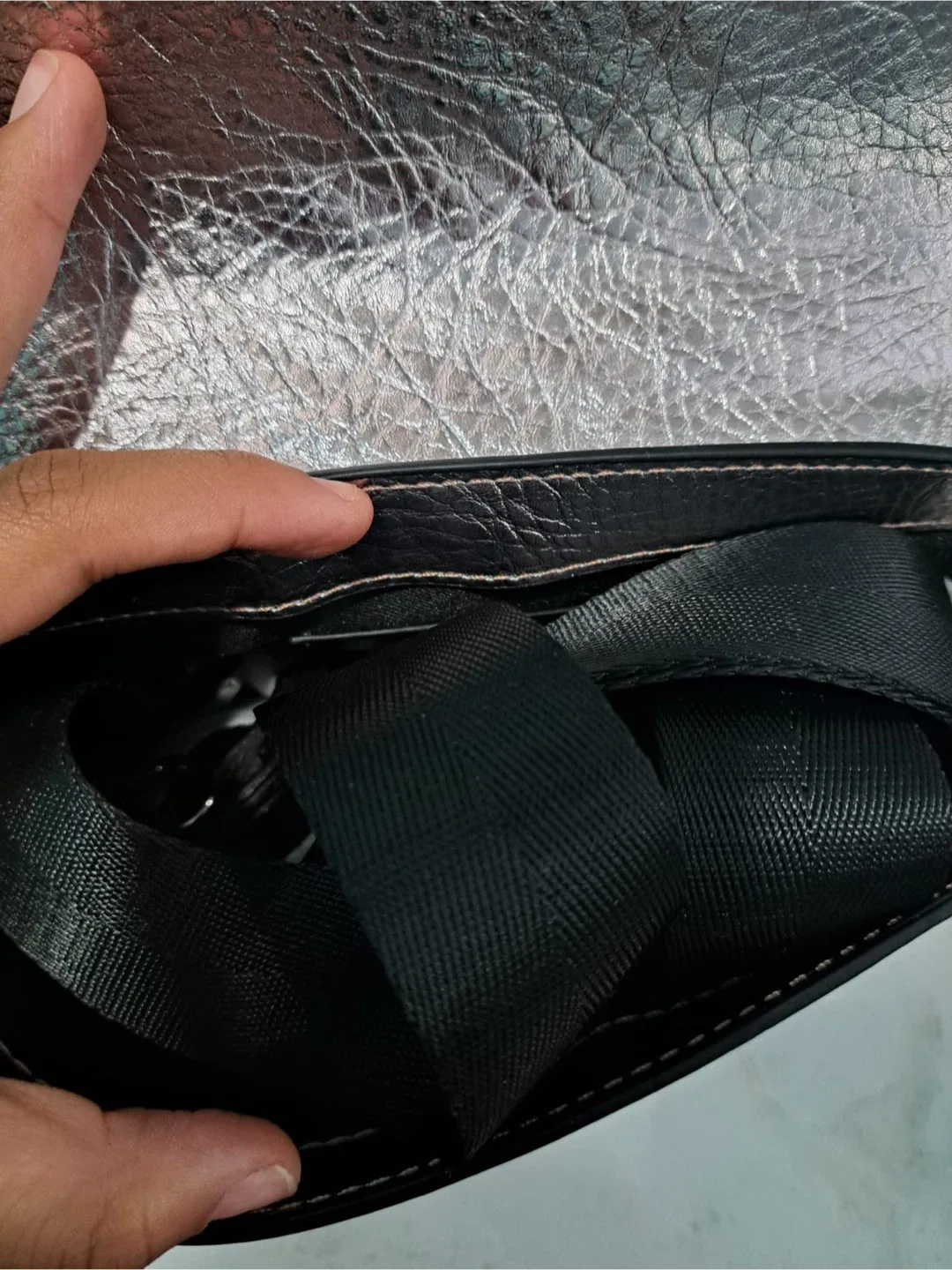 Zara Metallic Silver Shoulder Bag - Size M image indicator(3)