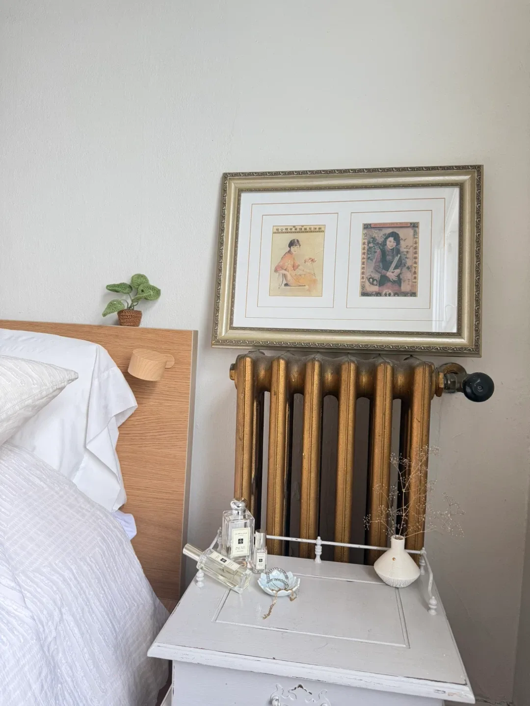 Ornate Gold Frame w/ Double Photo Matte