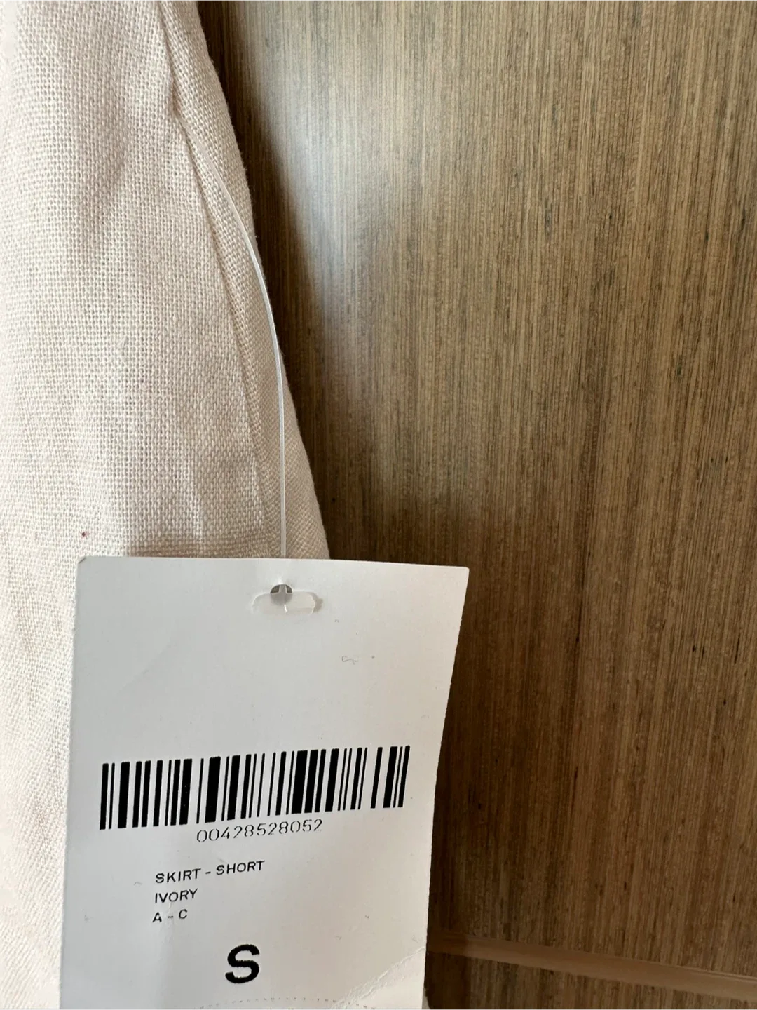 NWT Forever 21 Ivory Short Skirt - Size S image indicator(3)