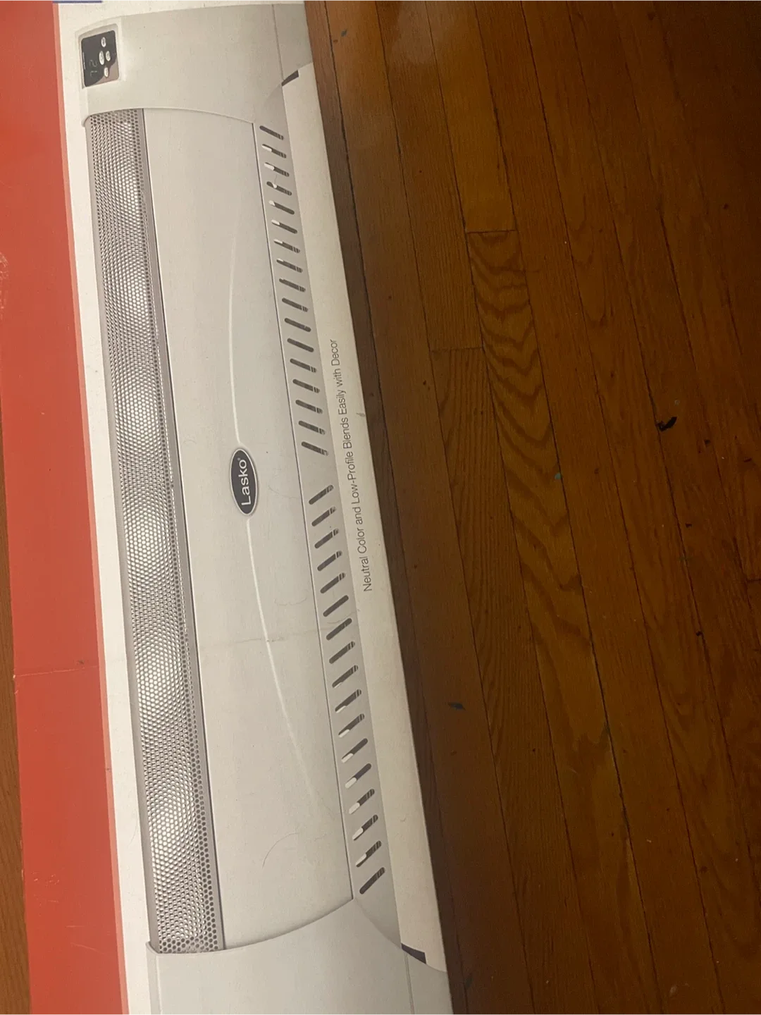 The heater is in excellent condition. image indicator(3)