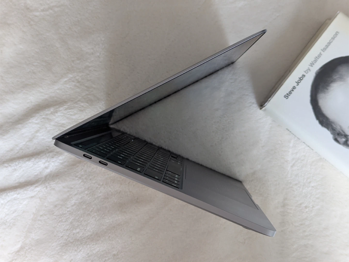 Apple MacBook Pro 13” Retina (2020, M1, Touch Bar) - photo 3