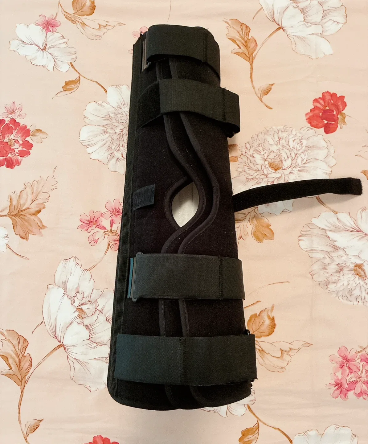 Black Hinged Knee Brace image indicator(3)
