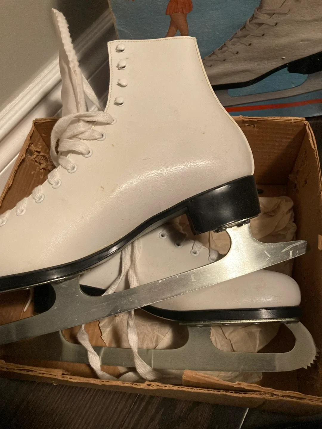 Vintage Dominion Skates Patins - White image indicator(2)